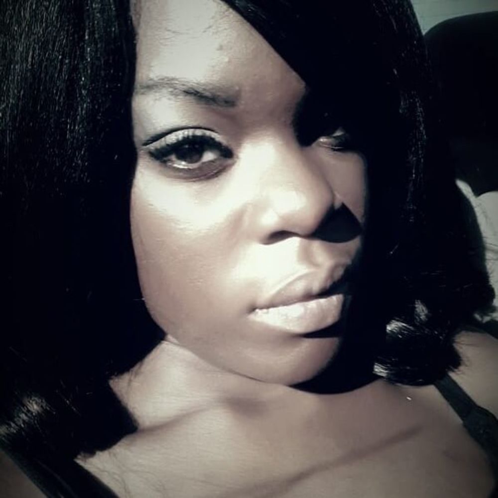 Meet your Posher, Niki